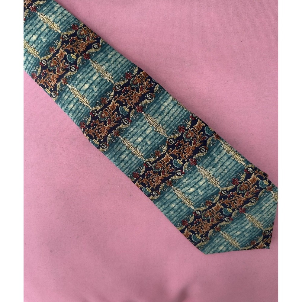 Vintage Metropolitan Museum of Art 100% Silk Tie Baroque Floral 4" Wide